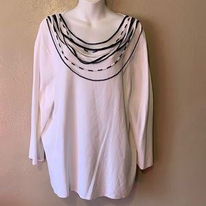 #14 Cable & Gauge size 2X off white knit top beaded necklace design stretchy